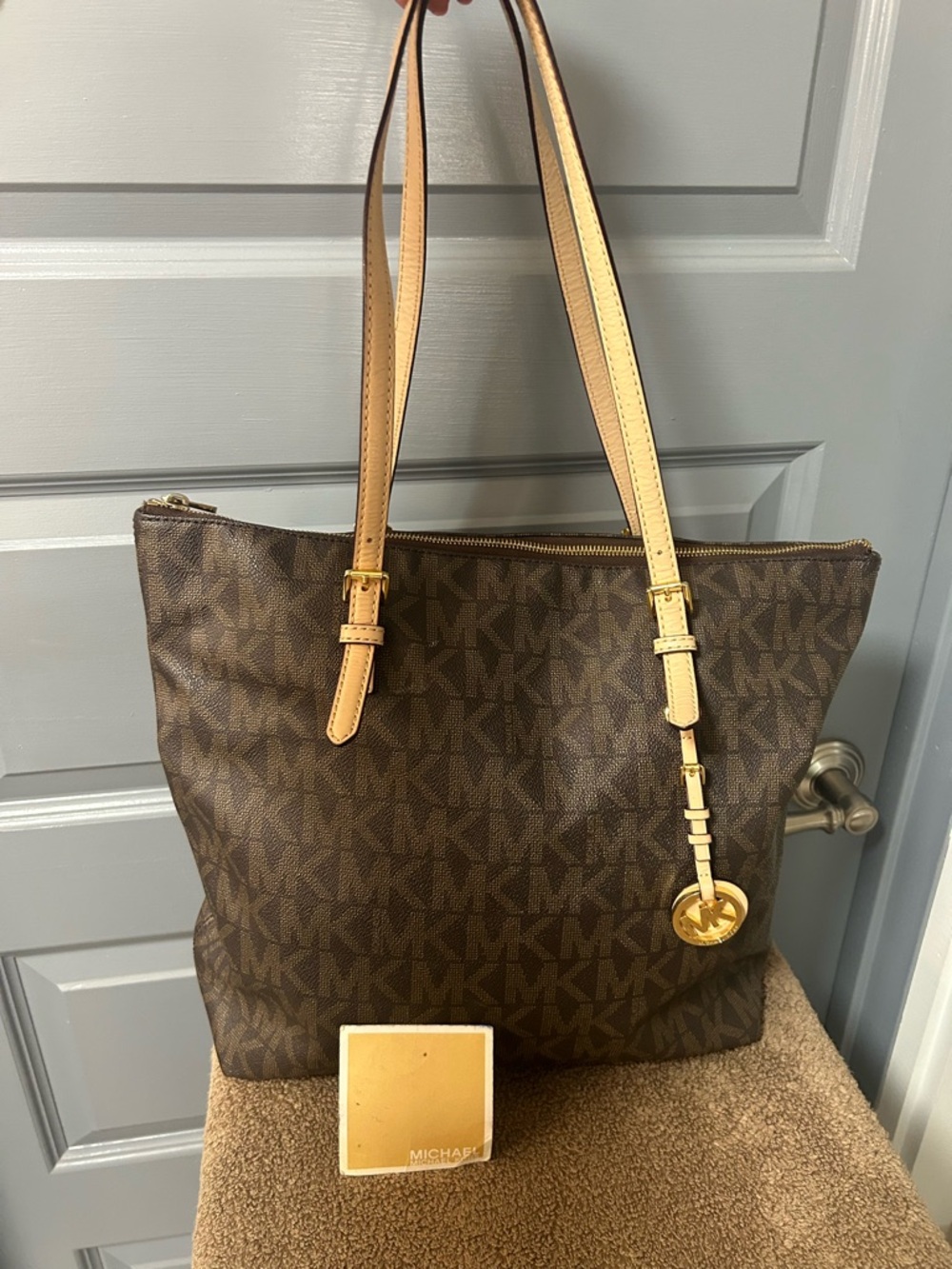 Michael Kors large Voyager Signature East-West tote. Brown. Outside flawless